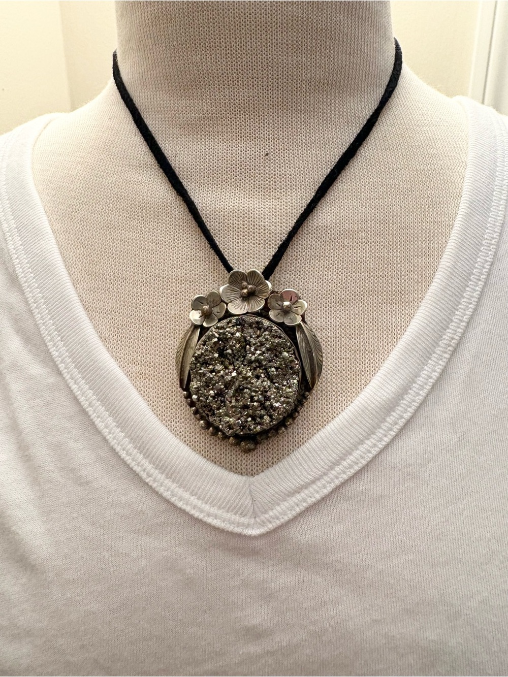 Real Druzy Oval Chunky Pendant Necklace in Metallic Silver Tone